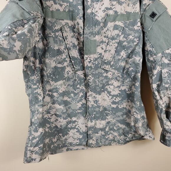 Army Combat Flame Resistant Uniform Coat in Digital Camo Size M Short - Picture 3 of 12